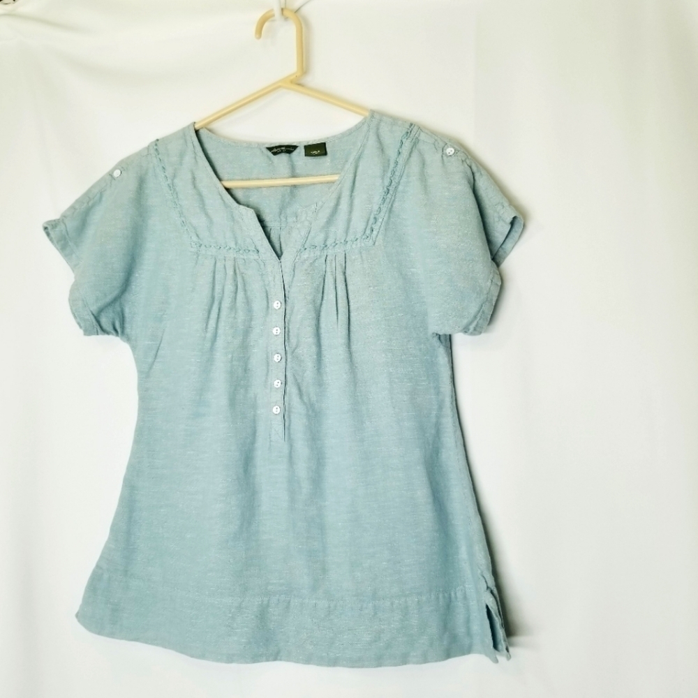 Eddie Bauer lightweight light blue tab sleeves Henley type Petite Small EUC